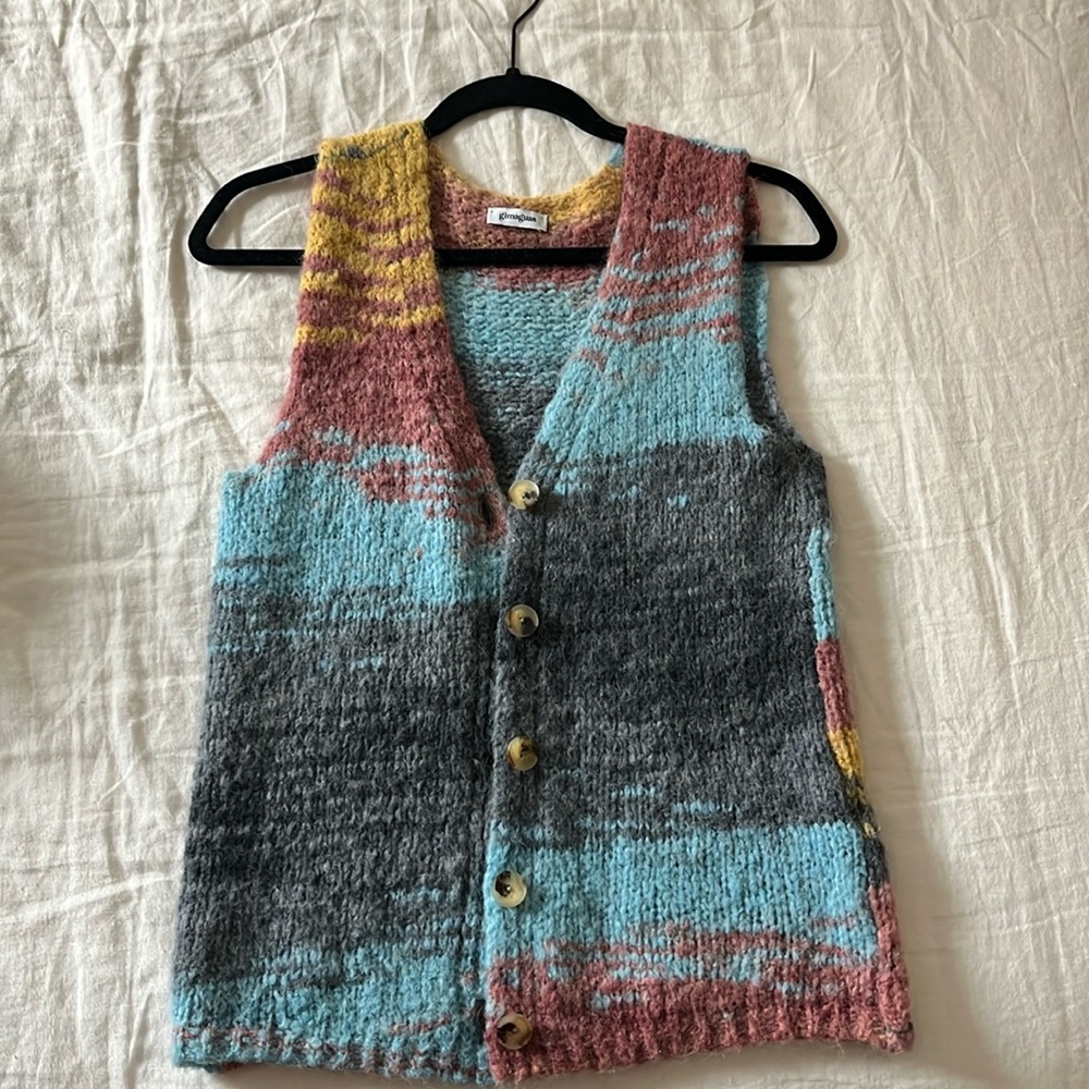 Gimaguas sweater vest